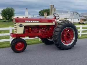 Farmall 560 Tractor | PA Haiti Auction